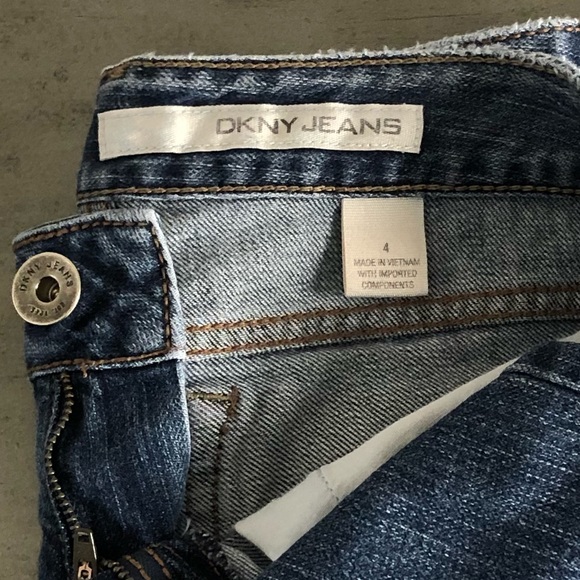 DKNY Jeans. Size 4. - Picture 7 of 10